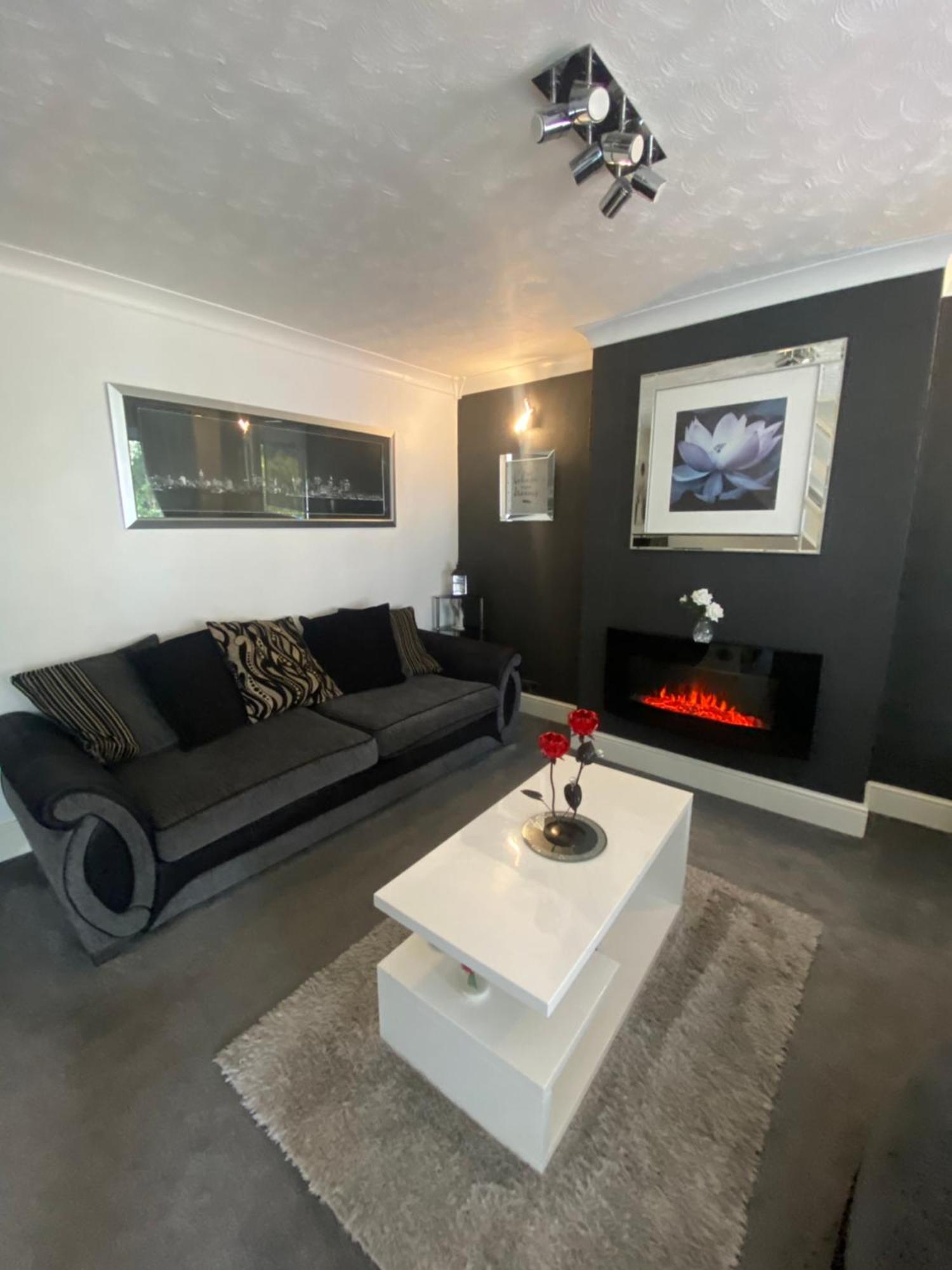 The Brook House - Spacious 3 Bed Home From Home In Burton Buitenkant foto