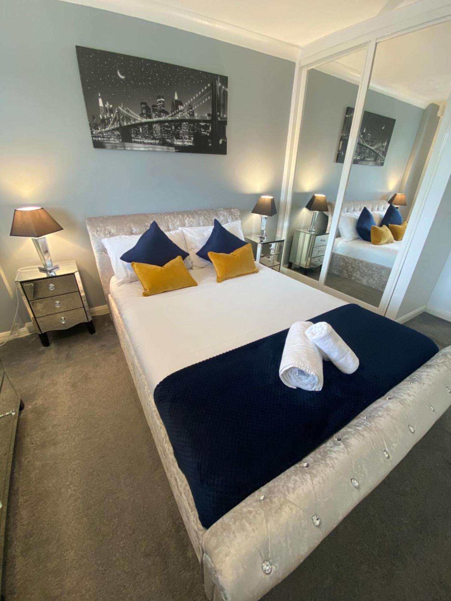 The Brook House - Spacious 3 Bed Home From Home In Burton Buitenkant foto