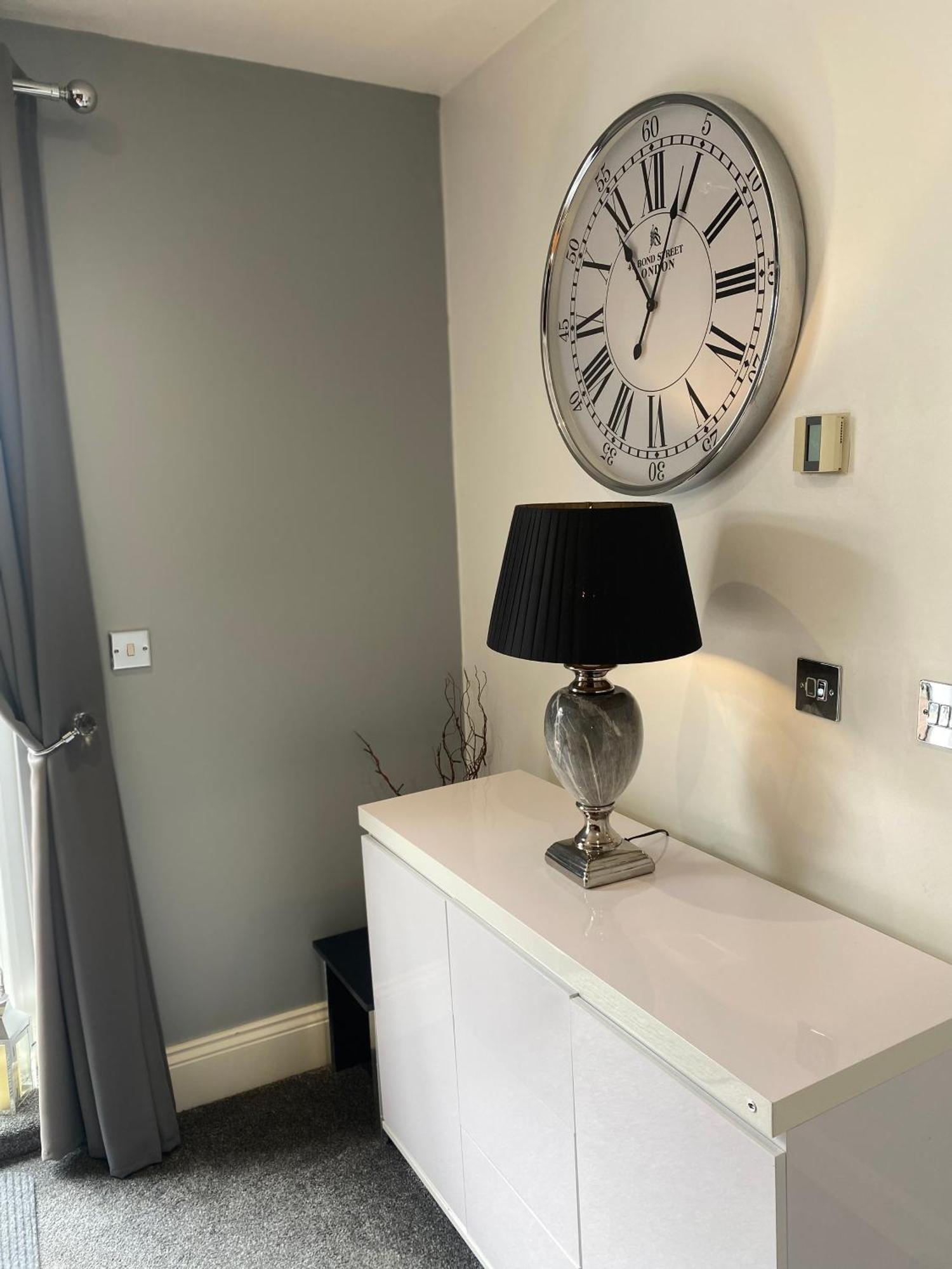 The Brook House - Spacious 3 Bed Home From Home In Burton Buitenkant foto