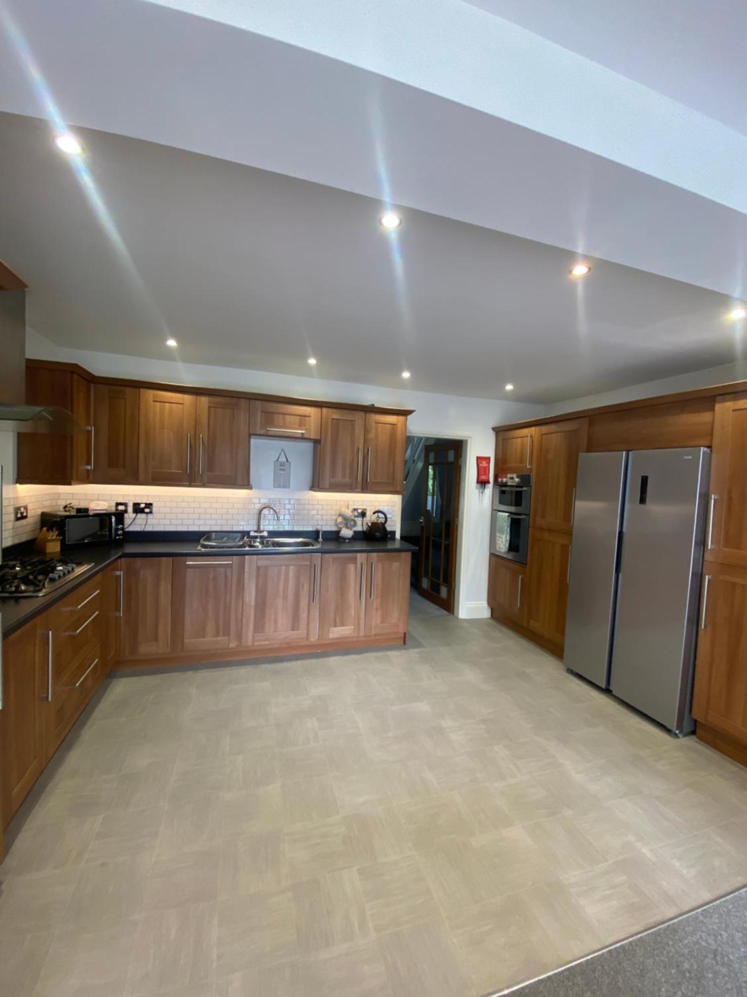 The Brook House - Spacious 3 Bed Home From Home In Burton Buitenkant foto