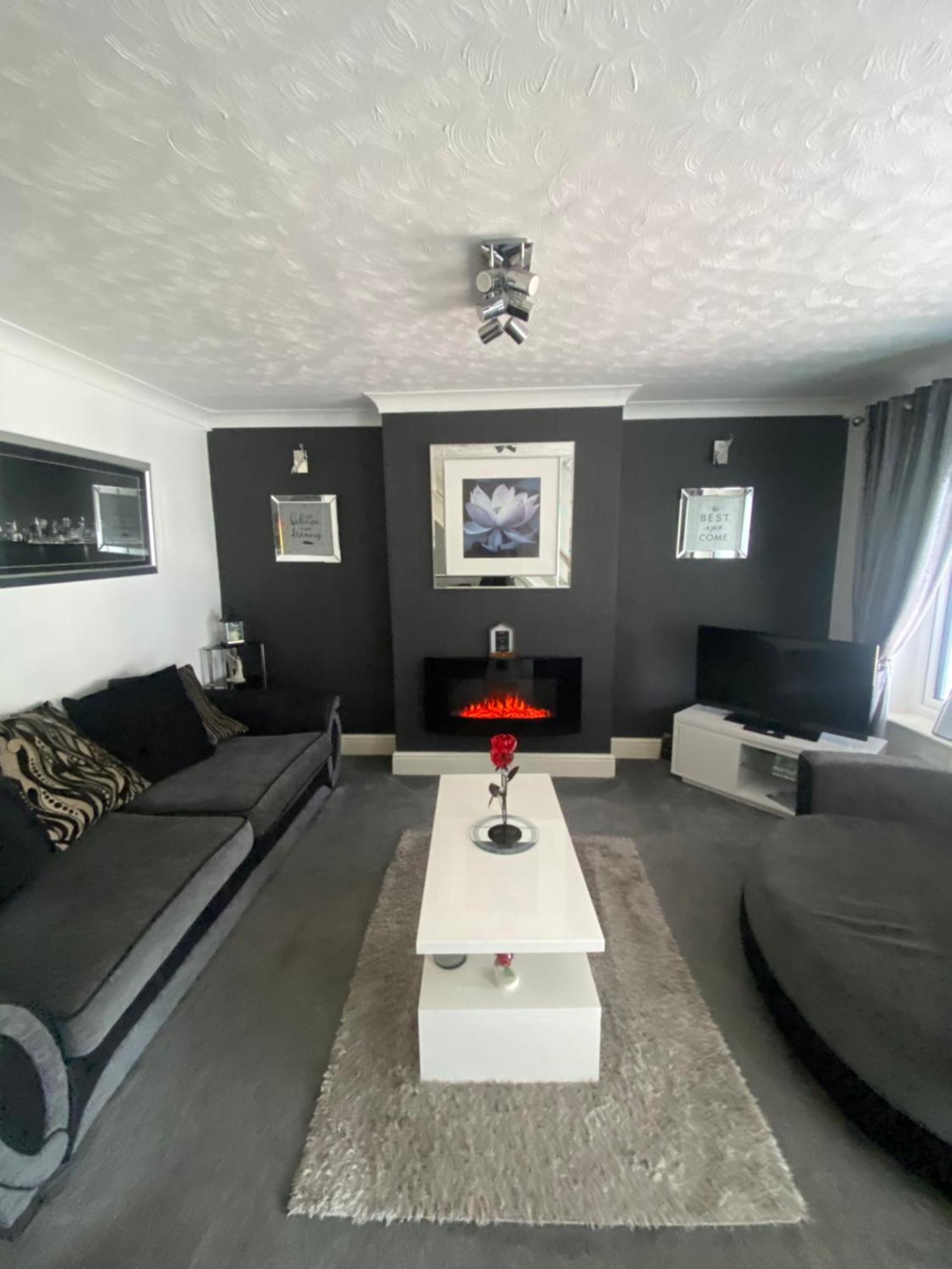 The Brook House - Spacious 3 Bed Home From Home In Burton Buitenkant foto